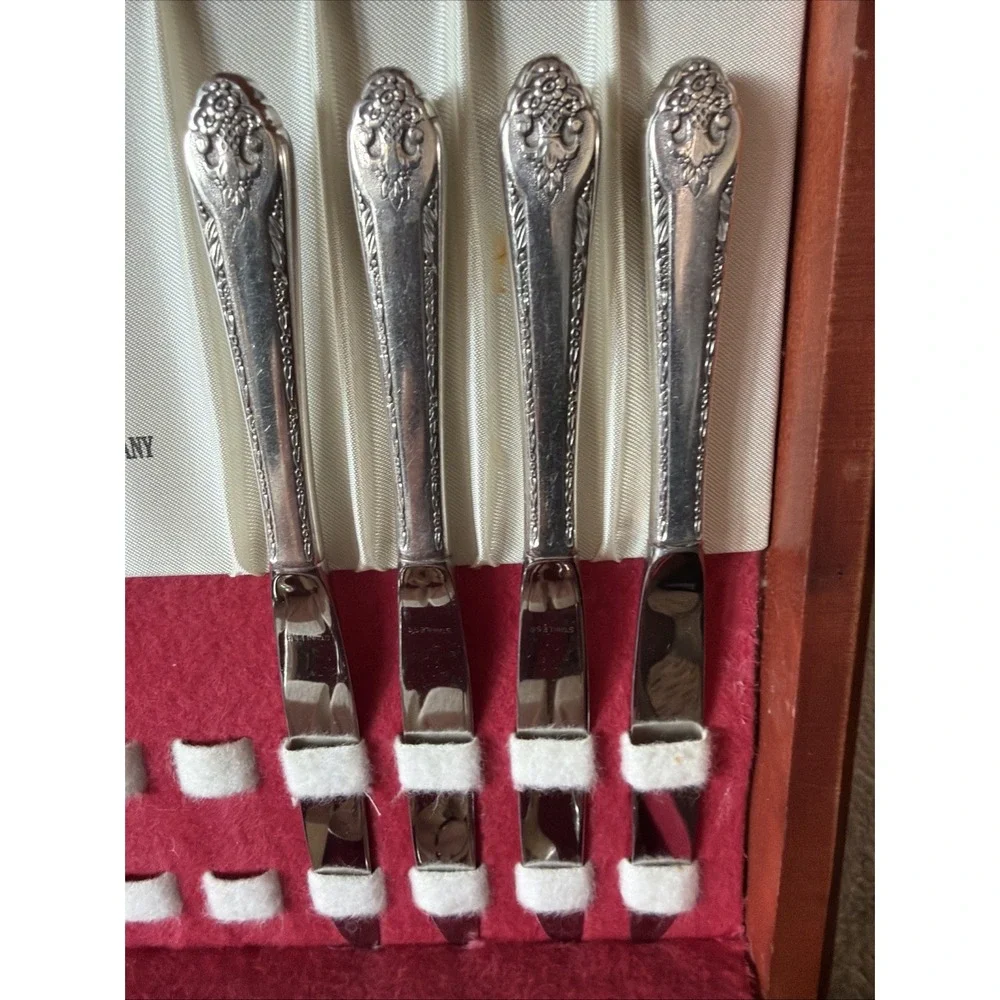 Holmes & Edwards Lovely Lady 1937 Silverplate Flatware 49 Piece Set + Box VTG